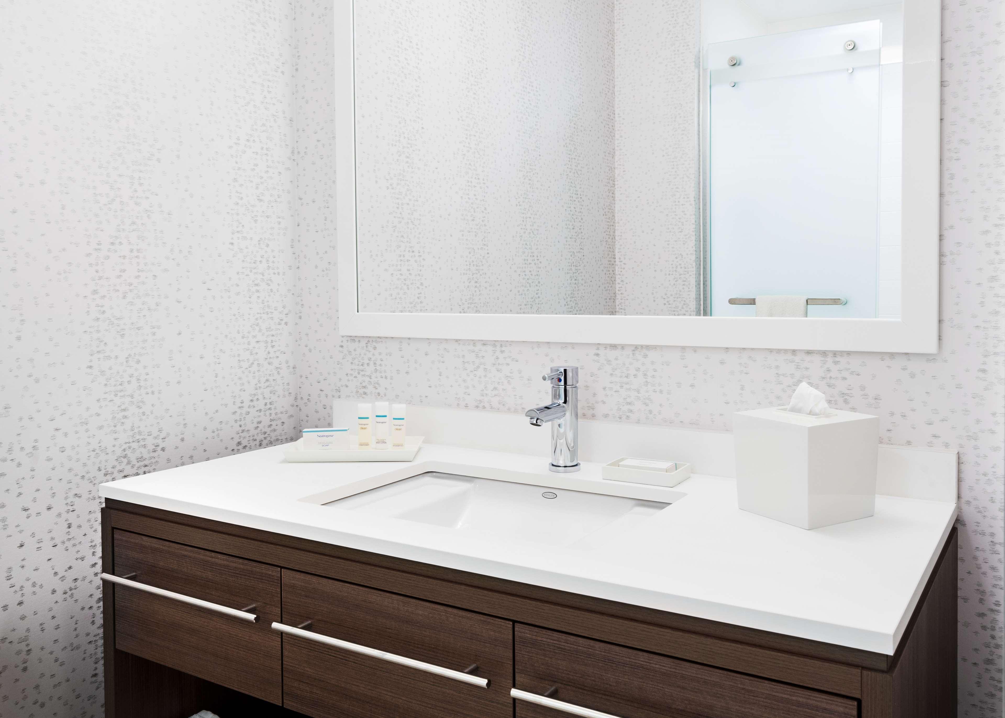 Home2 Suites By Hilton Chicago Mccormick Place Exterior photo